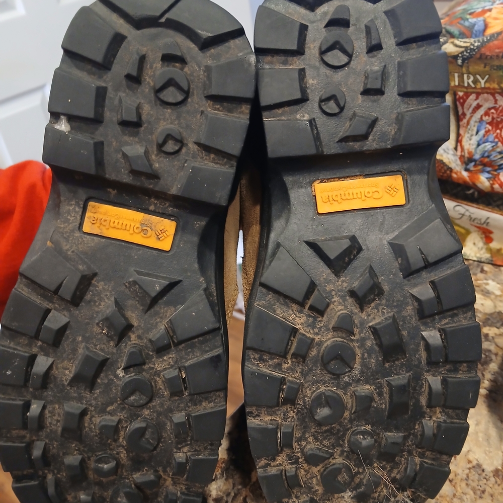 Columbia Tan and Black Hiking Boots - Picture 3 of 4
